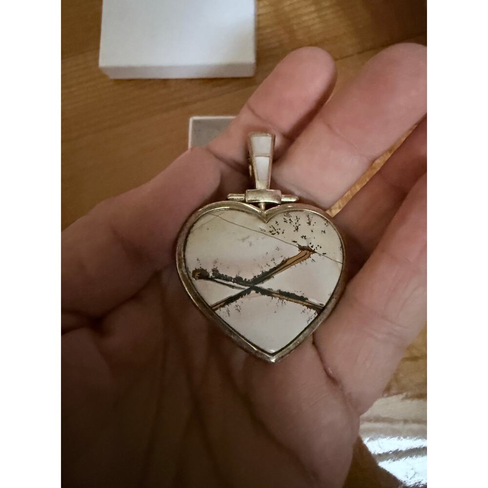 .925  Picture Jasper and Mother of Pearl Heart Pendant “Big Kiss” (X) Bail Opens - Picture 12 of 13